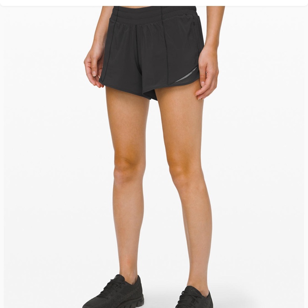 size 2 lululemon hotty hot shorts